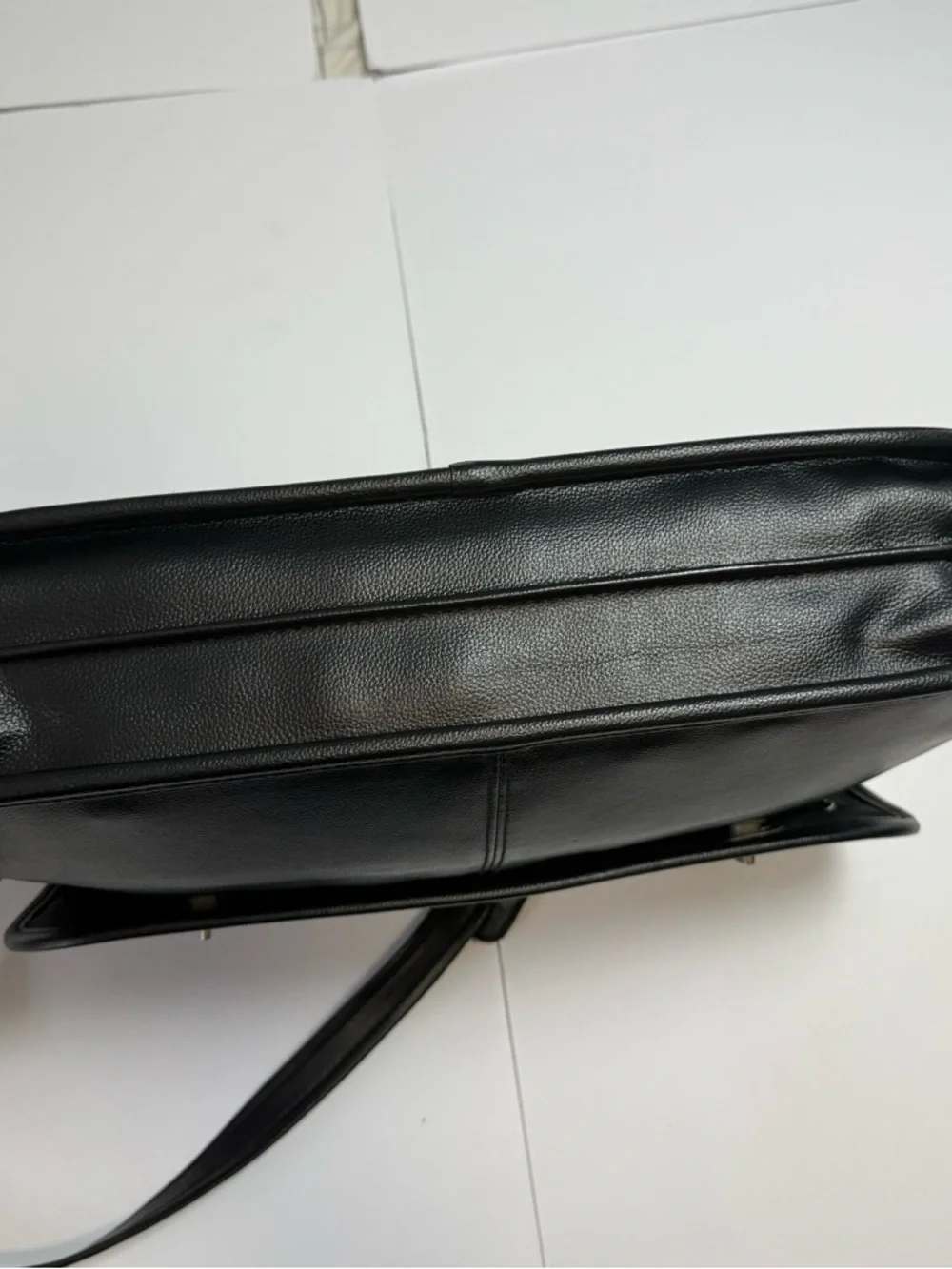 SOREN Black Leather Messenger Bag Briefcase Laptop Crossbody Work Bag EUC